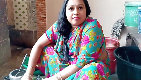 Indian chick in a black top sucks on a fat cum in face