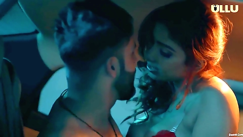 Redheaded babe showing off her sexy body and sexy face