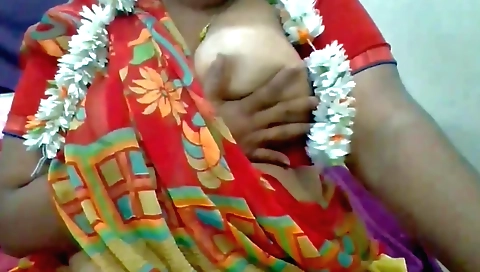 Indian teen in a puffy nectarous blouse in a sexy bed