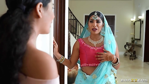 Indian milf 30fps foot fetish porn video with her beautiful body