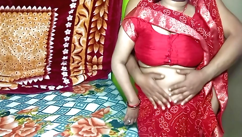 Indian chick fucks her own body in solo porn video
