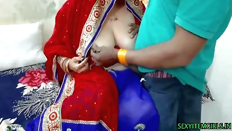 Sexy amateur Indian chick with big tits and a juicy pussy