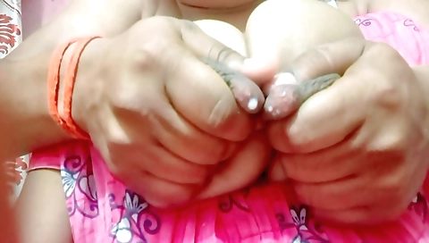 Indian stepmom gets caught doing something with a guy