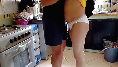 Housemaid shows her skills in amateur sex clip 1080p