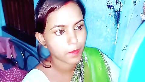 Indian girl in a bathing suit masturbates alone in the bathhouse