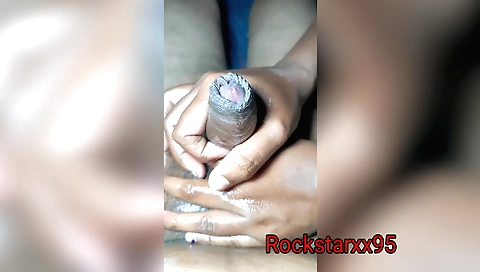 Indian woman is getting fingered from behind in amateur videos