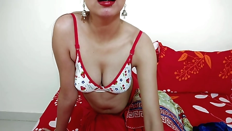 Sexy brunette in sexy bikini shows off her sexy body 001