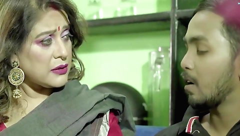 A mature Indian hottie gets fucked hard by her stepson