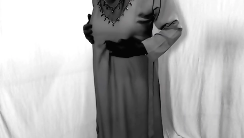 Indian bhabhi goes naked and gets naked with the guy