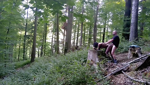 Outdoor amateur naked video showing a brunette babe