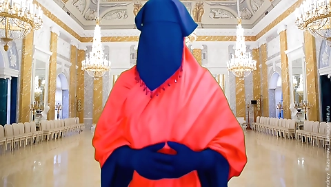 Amorous housewife fucks and enjoys her pussy alone