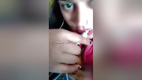 Indian girl fucks on webcam after a hot sex on webcam