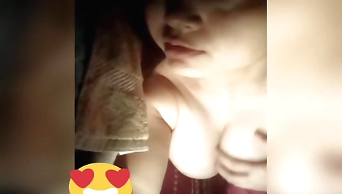 Today Exclusive- Cute Indo Girl Showing Her Boobs On Video Call 2