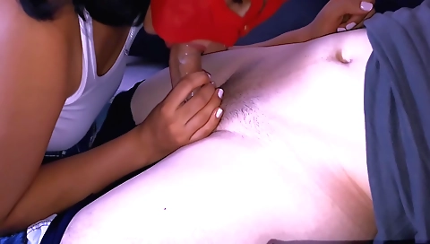 Amateur brunette with round ass has sex on the bed