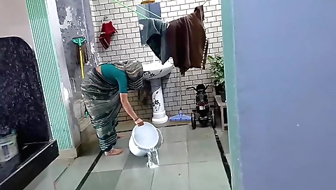 Desi bhabhi in a sexy saree fucked hard on the floor