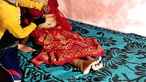 Indian babe wears a pink dress and a white ponytail