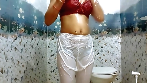 Indian step mom masturbates and enjoys self-sexing