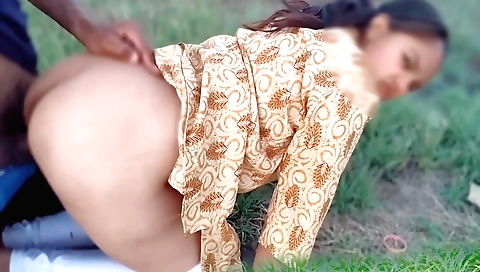 Indian teen rides a big cock outdoors in a hot sex video