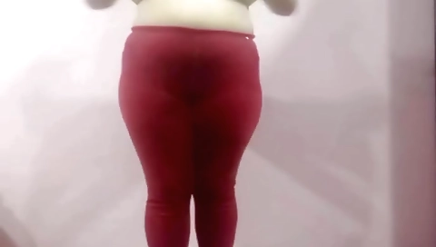 Indian girl in a sexy dress is on her web cam solo