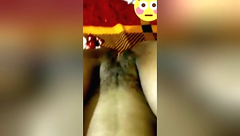 Today Exclusive -desi Village Girl Shows Her Boobs And Wet Pussy