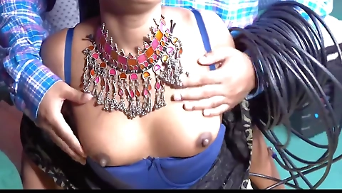 Indian naked video shows a hot brunette with beautiful face